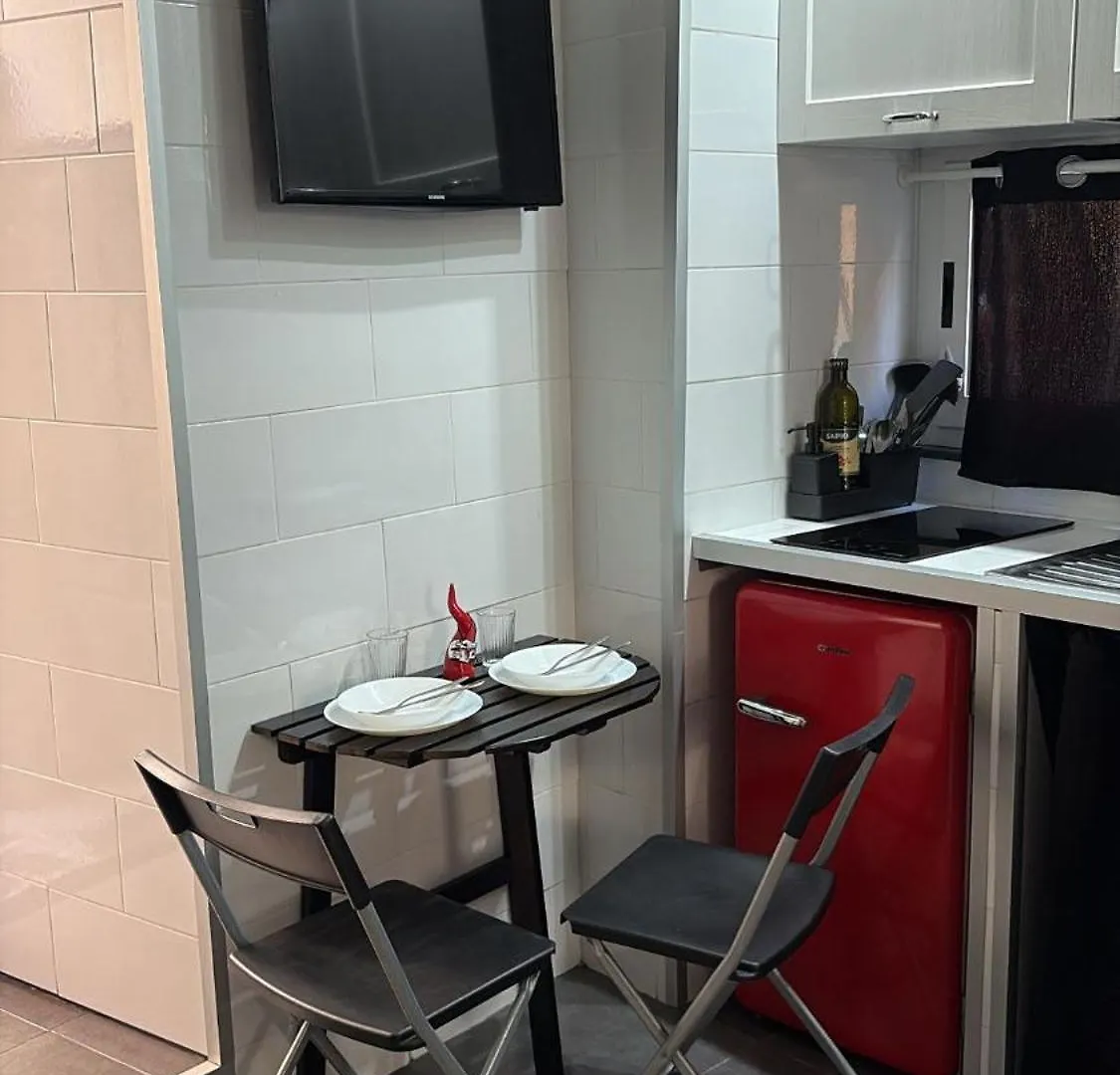 Apartment Essential Small House Naples