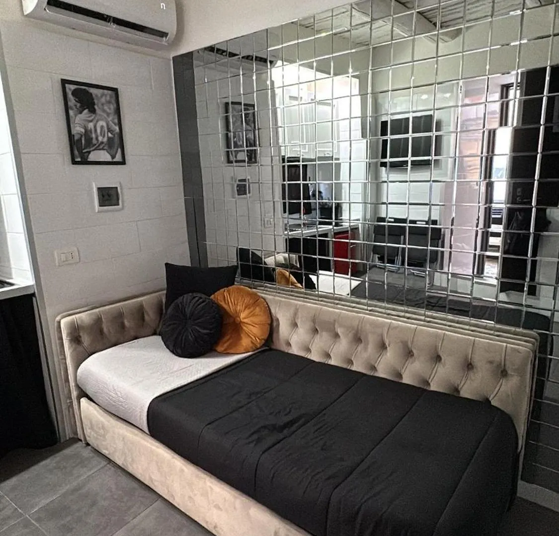 Essential Small House Naples
