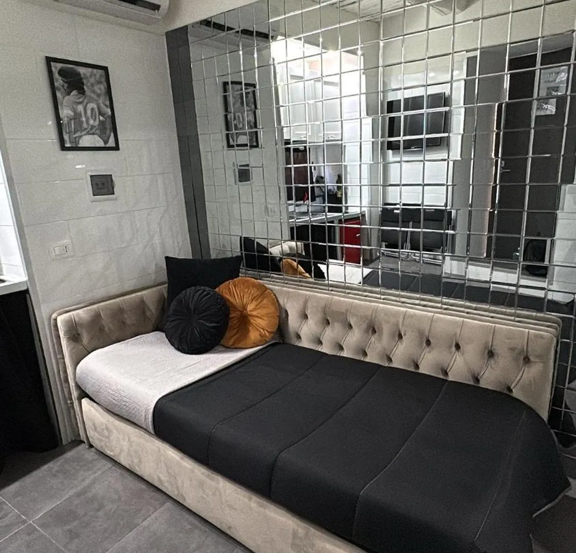Appartement Essential Small House Napels